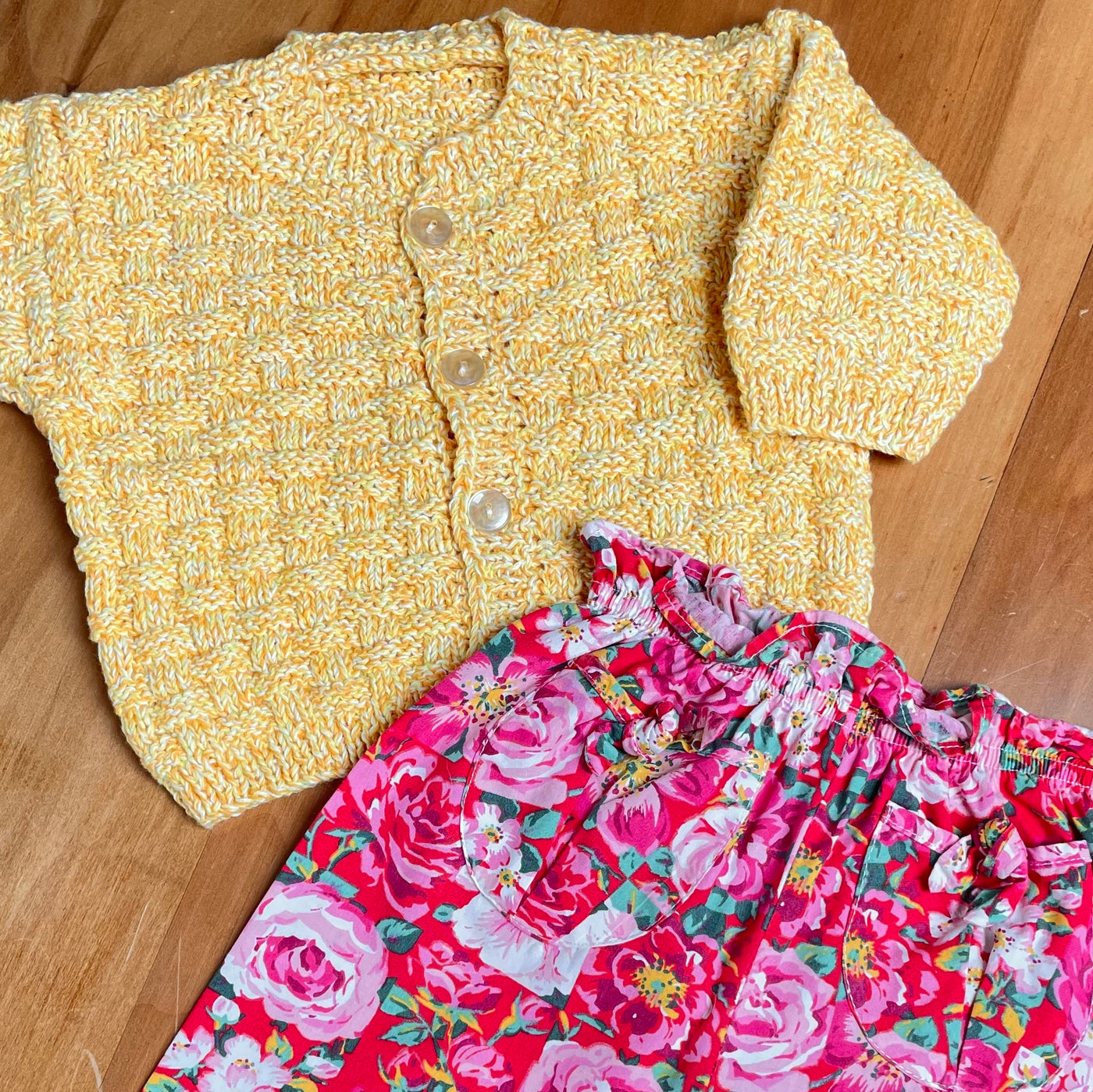 Gilet fait main coton 3 et 6 mois