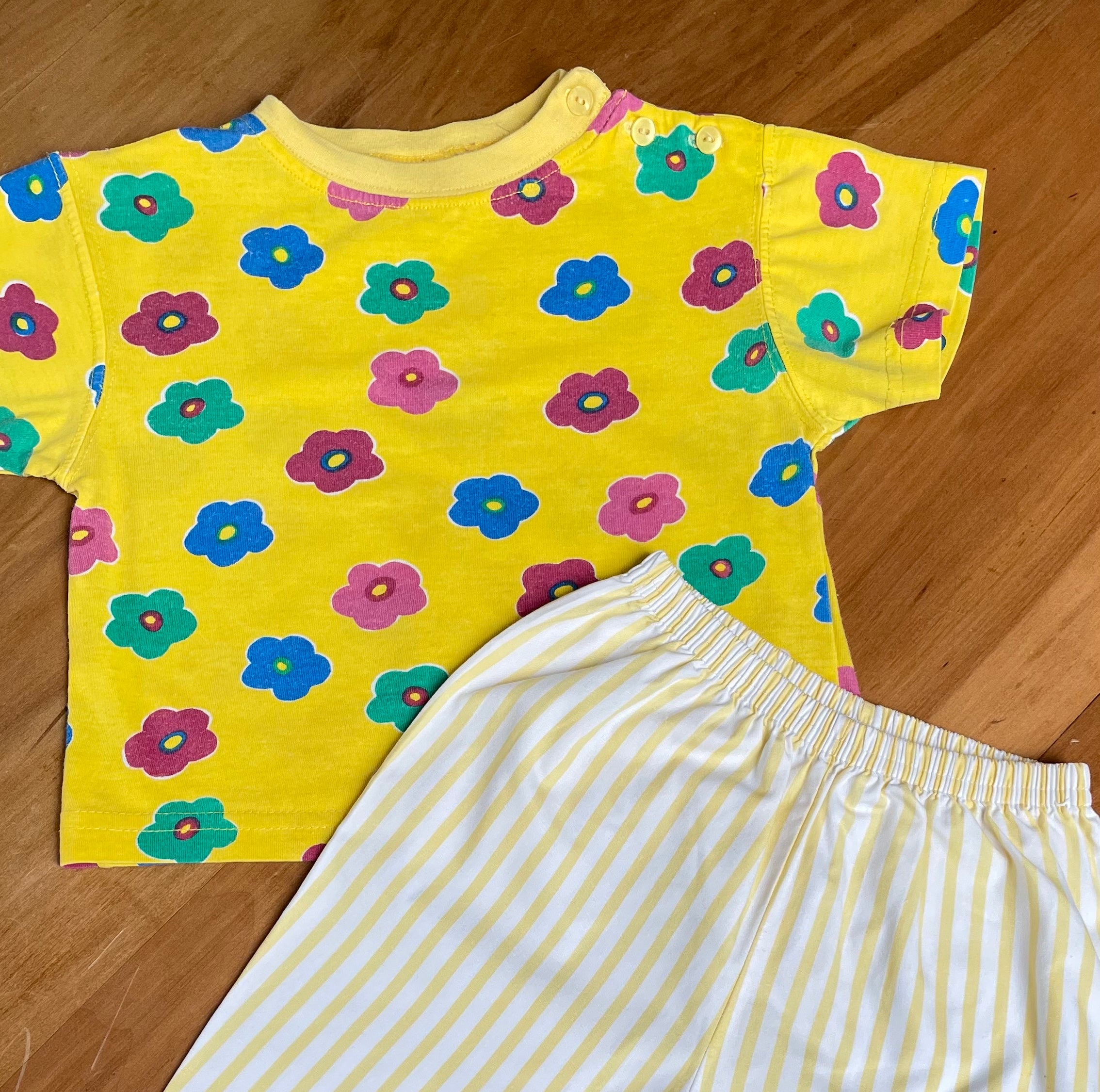 T-shirt fleurs vintage 9 mois