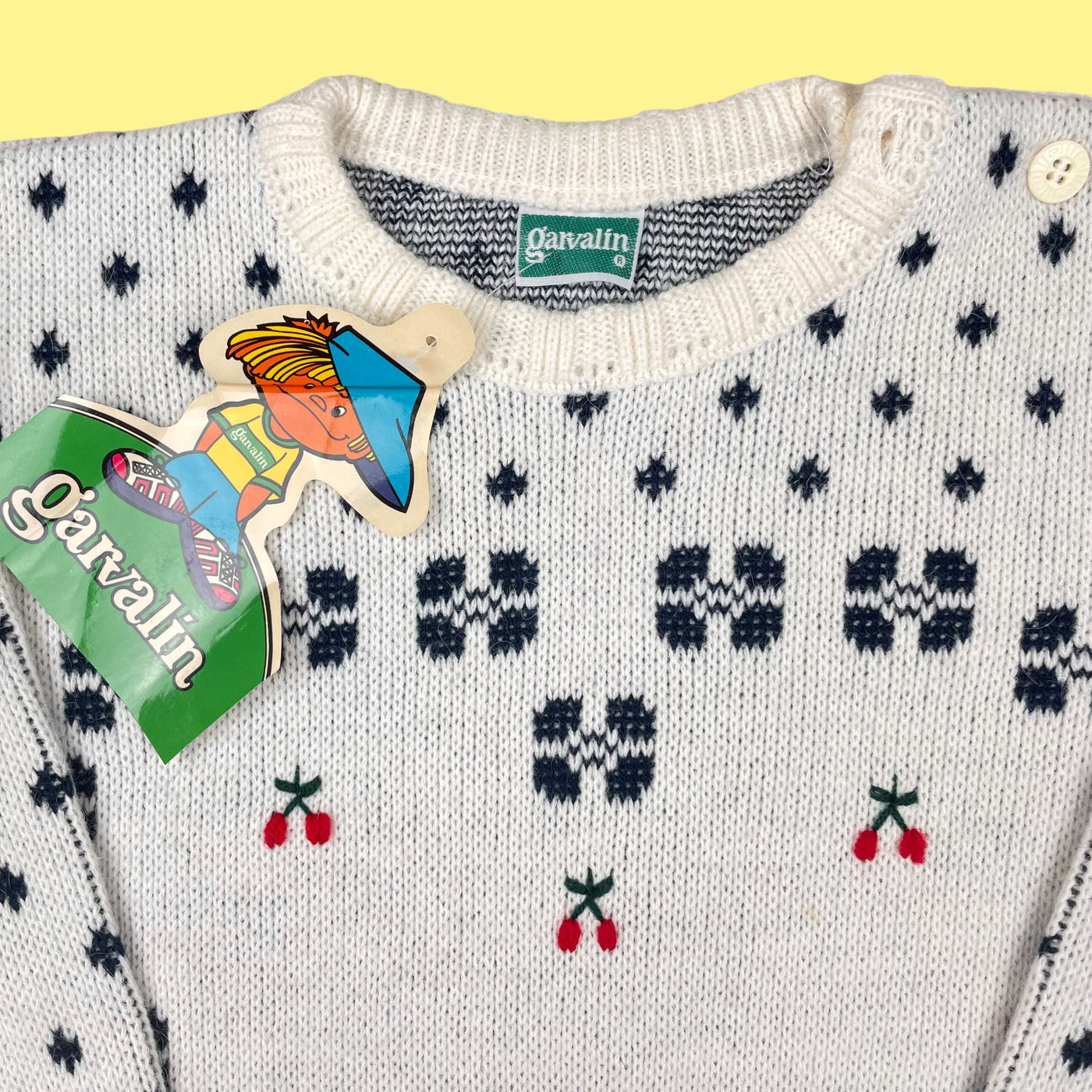 Pull deadstock cerises 4 et 7 ans