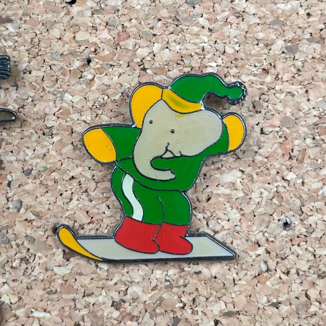 Pin's Babar hiver