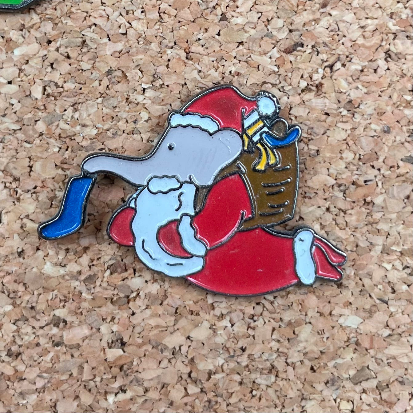 Pin's Babar hiver