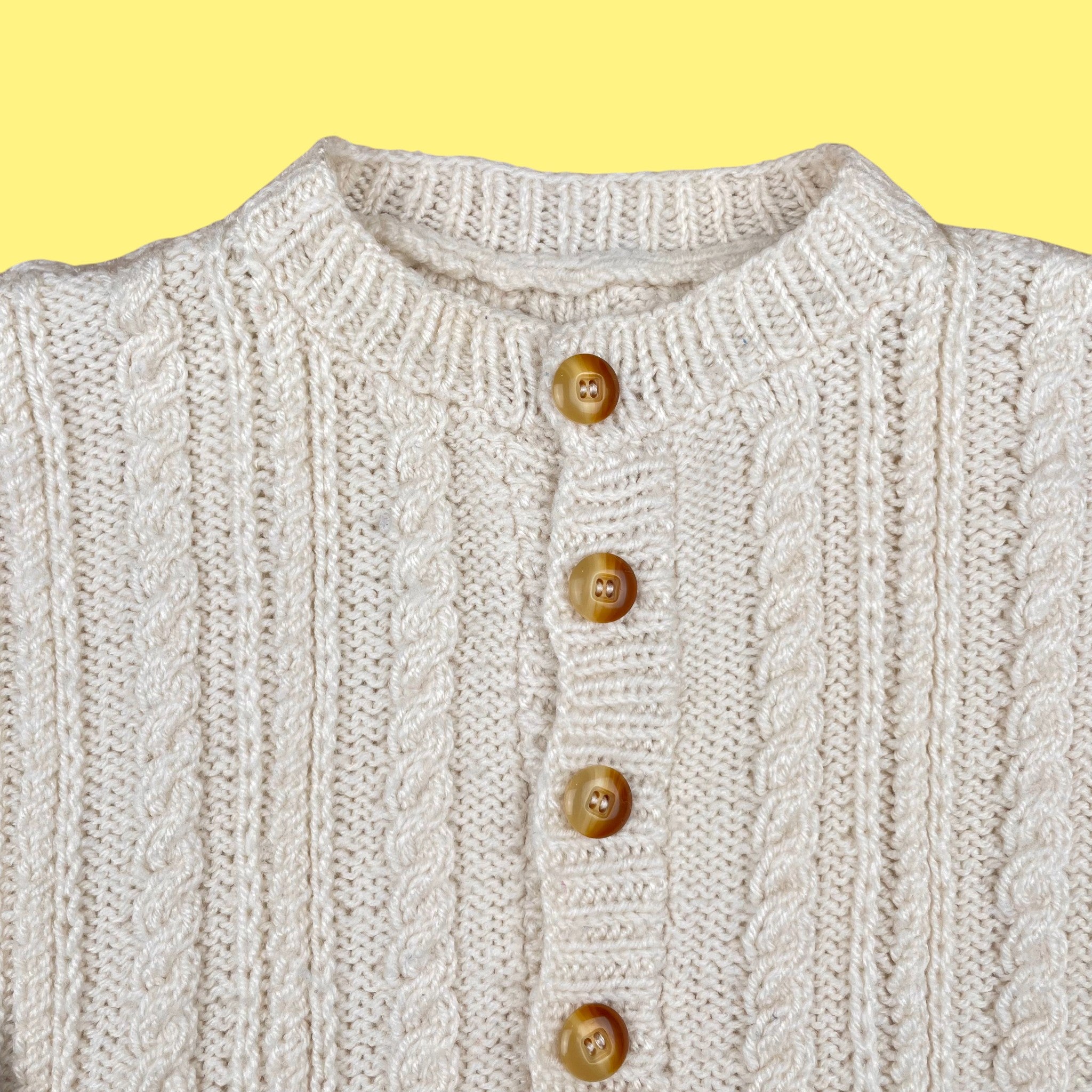 Gilet torsadé fait main 3 ans