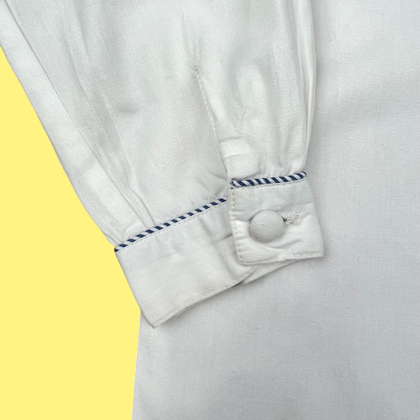 Chemisier vintage brodé 3 ans