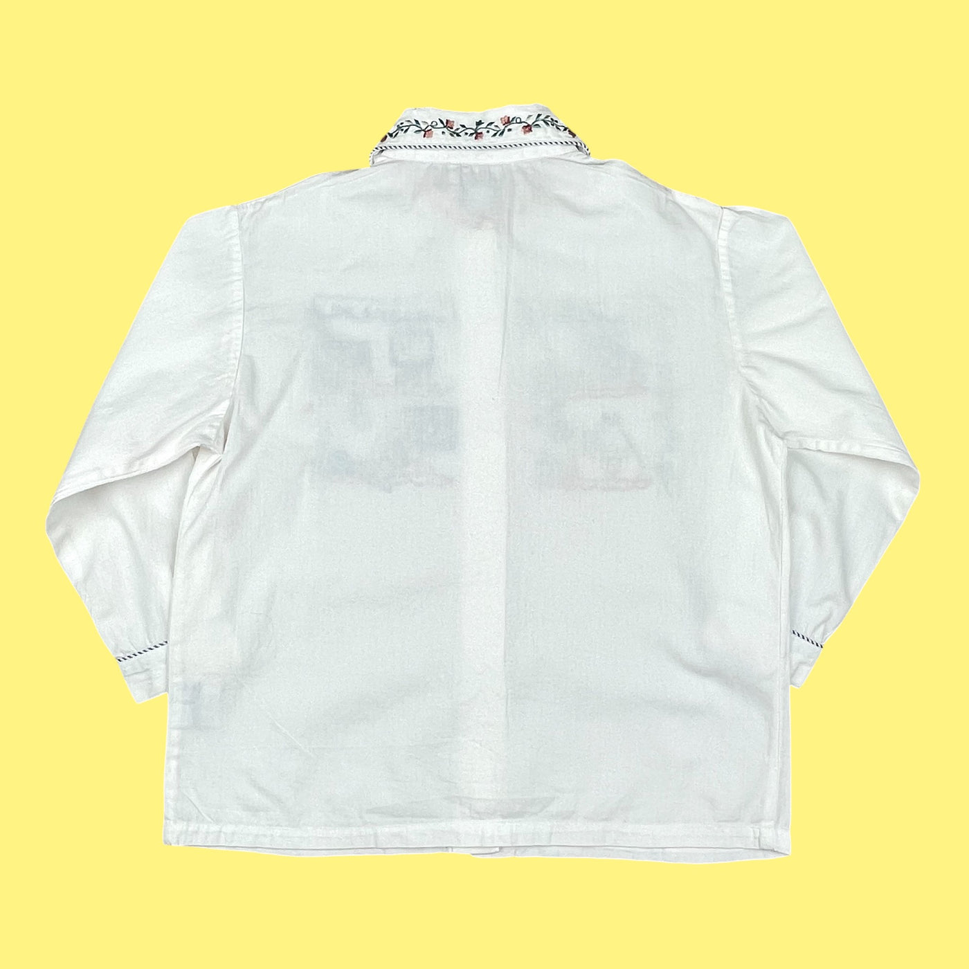 Chemisier vintage brodé 3 ans