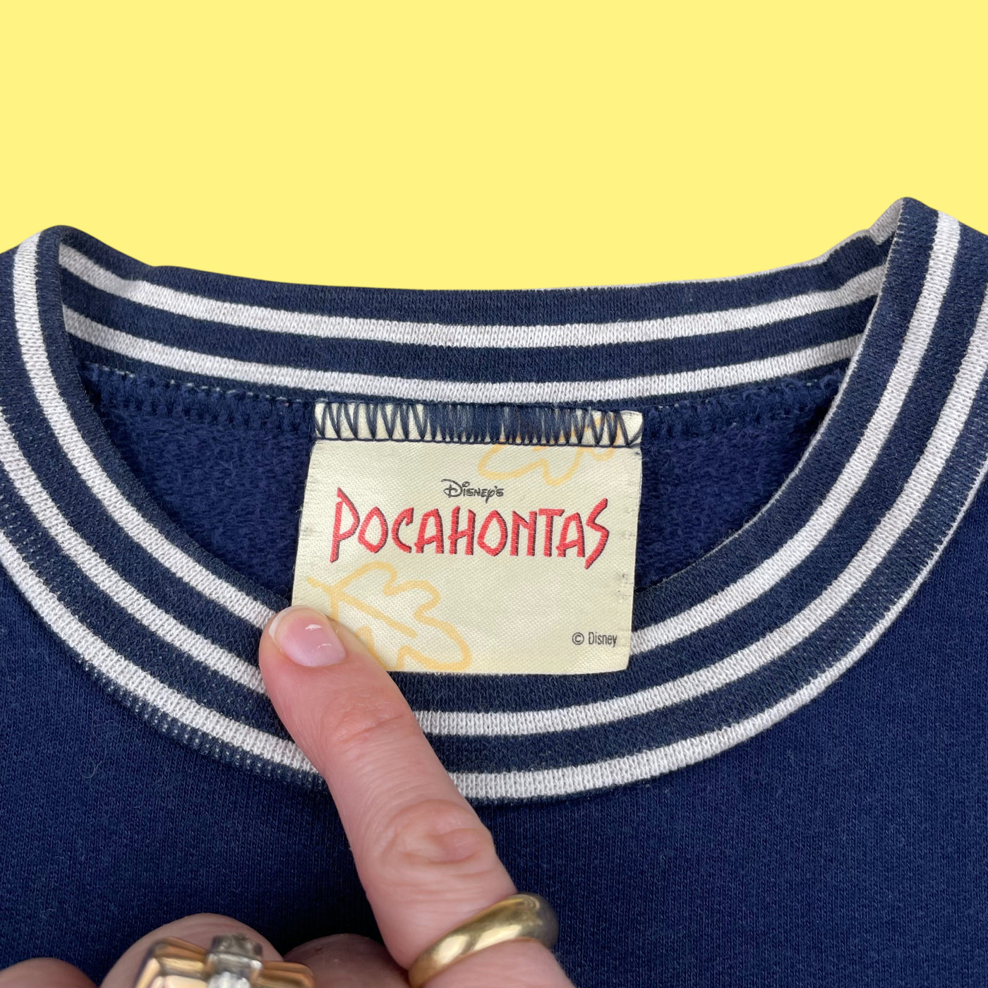 Sweat Pocahontas vintage 8 ans