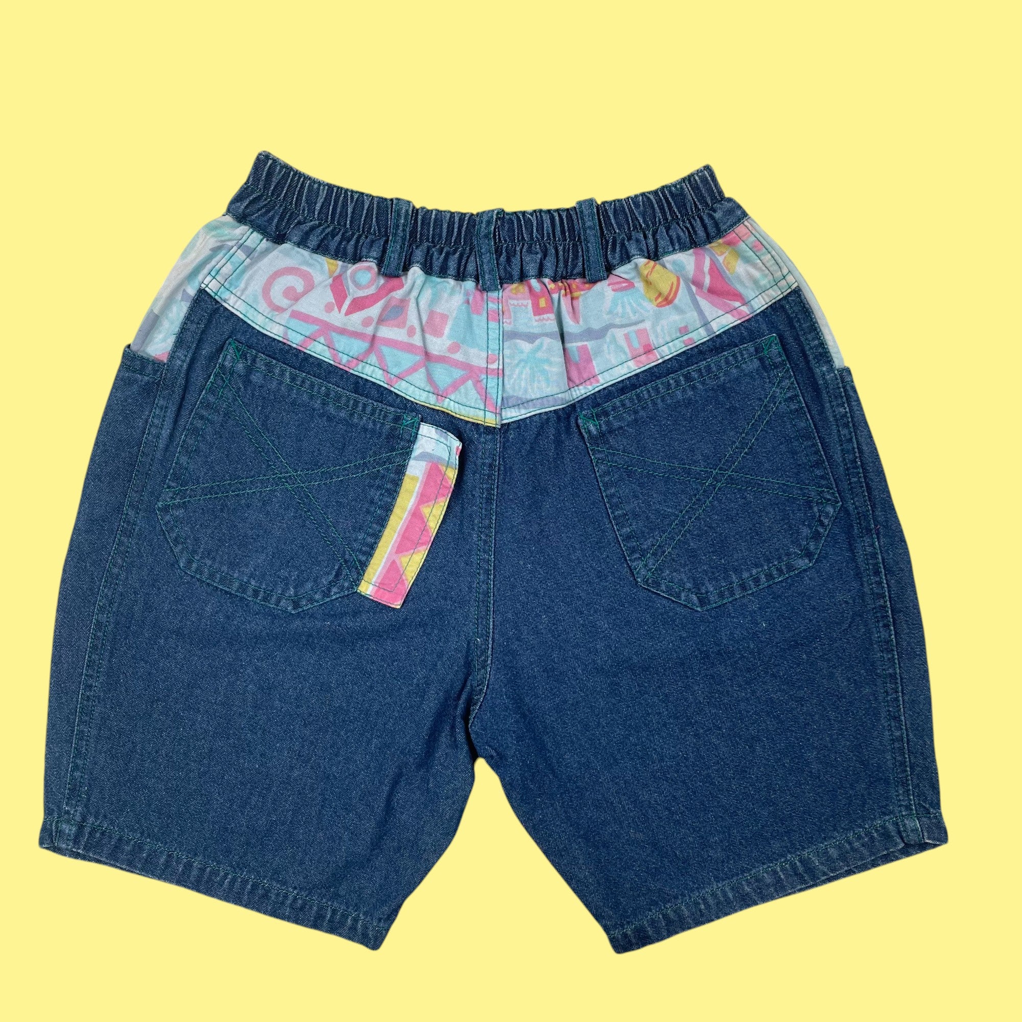 Short jean neuf 6 et 8 ans