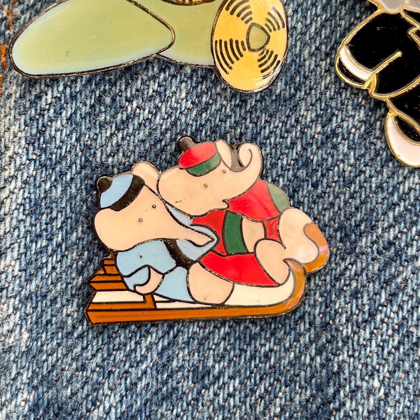 Pin's Babar dingos