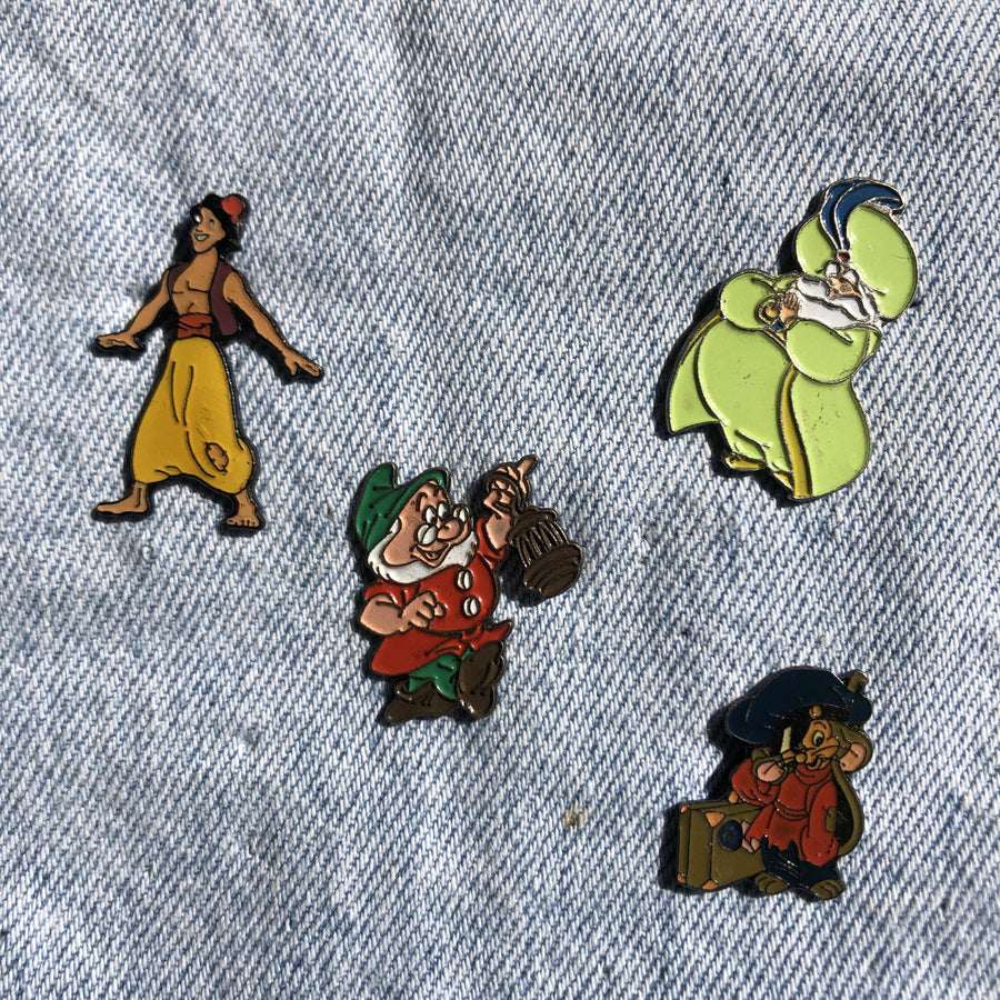 Pin's Disney divers